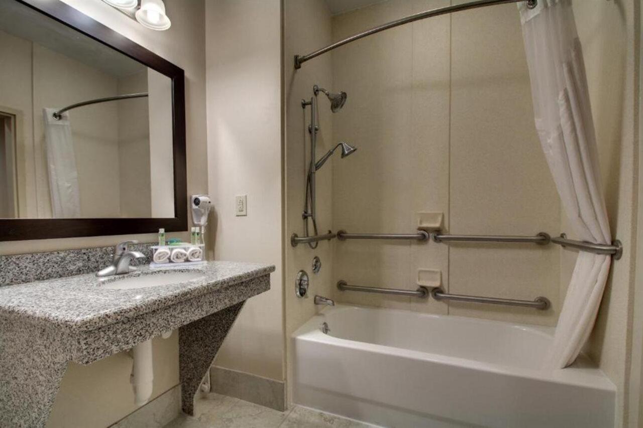 Holiday Inn Express Winona By Ihg Екстериор снимка